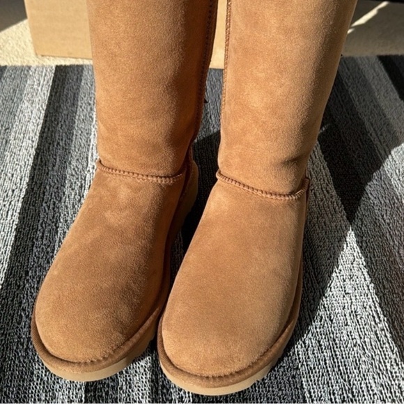 UGG Bailey Bow Tall II Boot - Picture 5 of 11